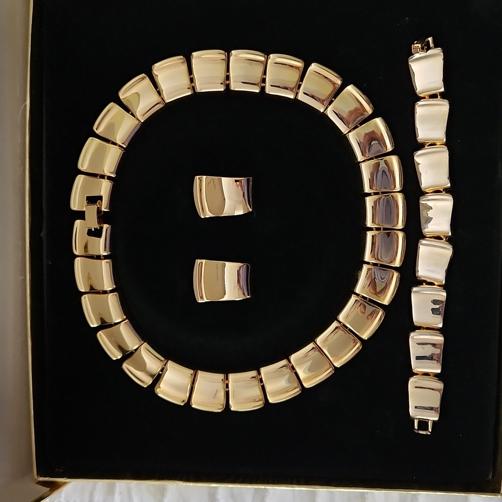 Vintage jewelry set 4 piece